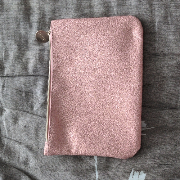 Makeup Bag - Picture 2 of 4